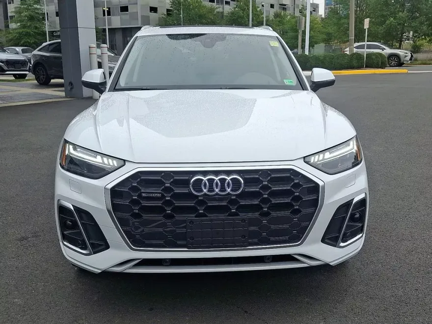 2024 Audi Q5 45 S line Prestige photo 1