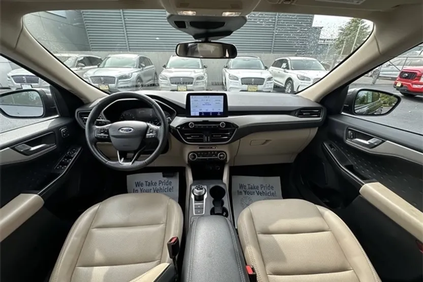 2020 Ford Escape SEL photo 1