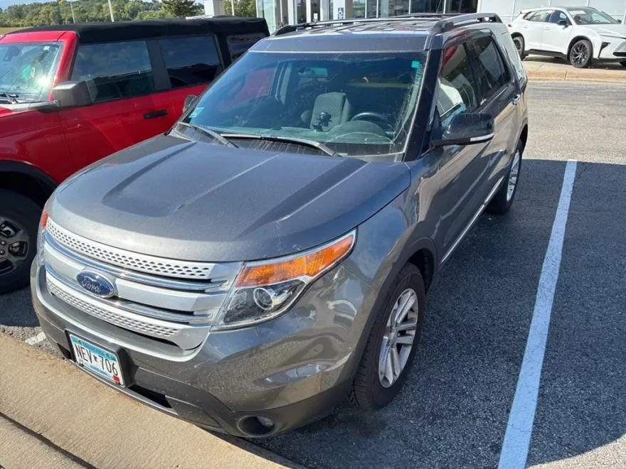 2014 Ford Explorer XLT photo 1