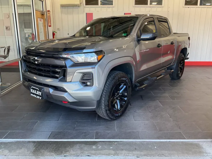 2023 Chevrolet Colorado LT photo 1