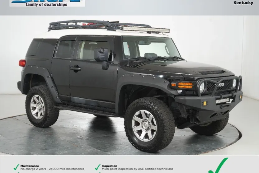 2014 Toyota FJ Cruiser Base photo 1