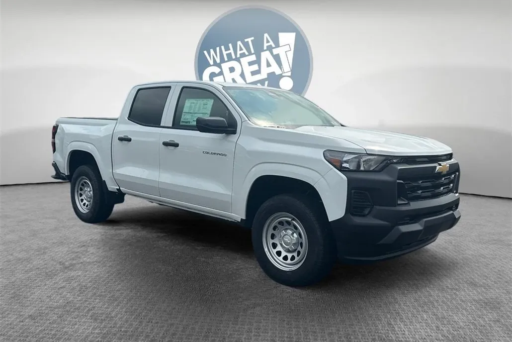 2025 Chevrolet Colorado LT photo 1