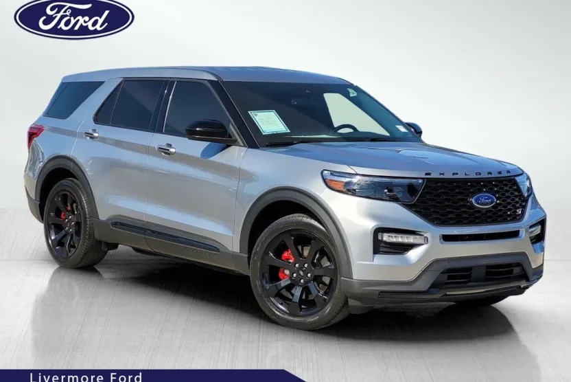 2022 Ford Explorer ST photo 1