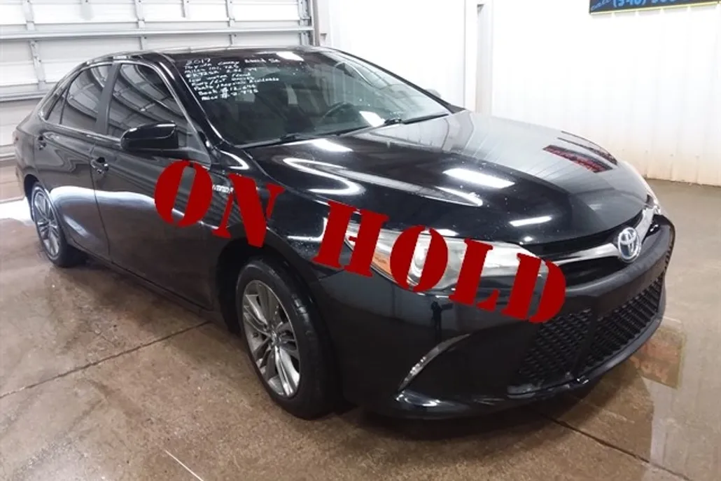 2017 Toyota Camry Hybrid SE photo 1