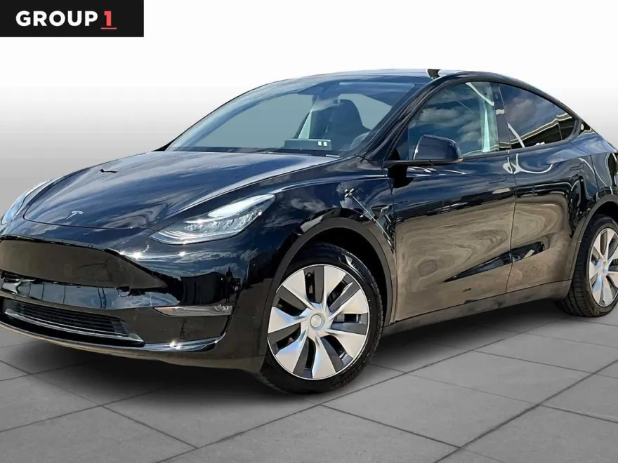 2023 Tesla Model Y Long Range photo 1