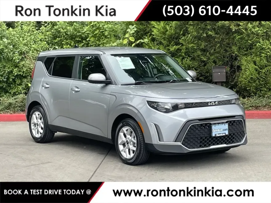 2023 Kia Soul LX photo 1