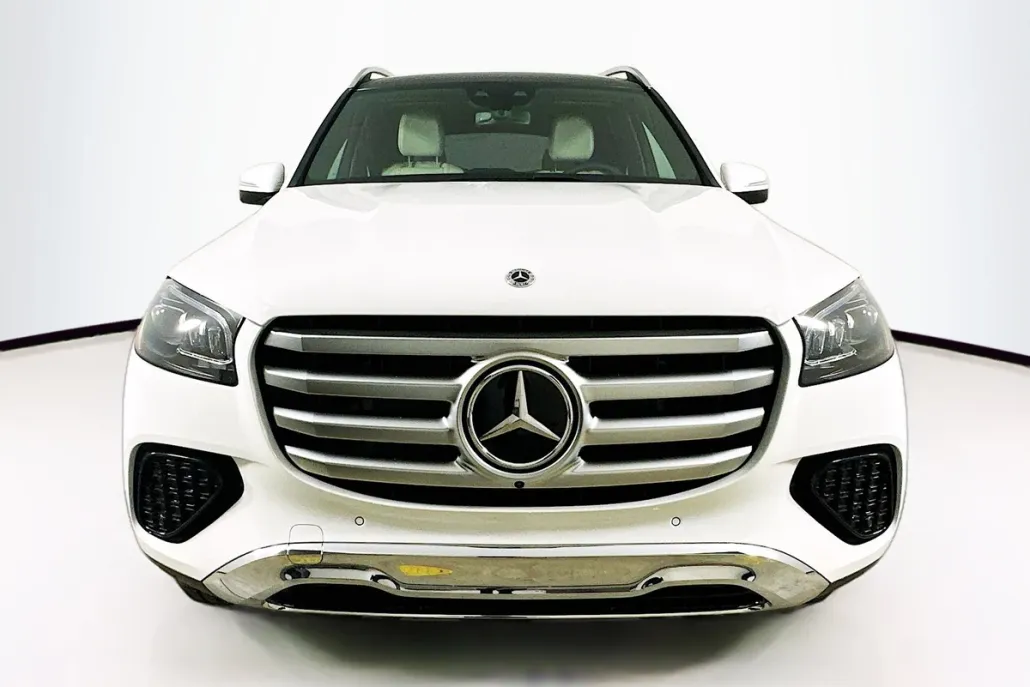 2025 Mercedes Benz GLS 450 4MATIC photo 1