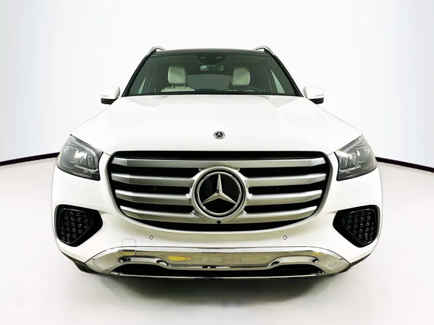 2025 Mercedes Benz GLS 450 4MATIC photo 1