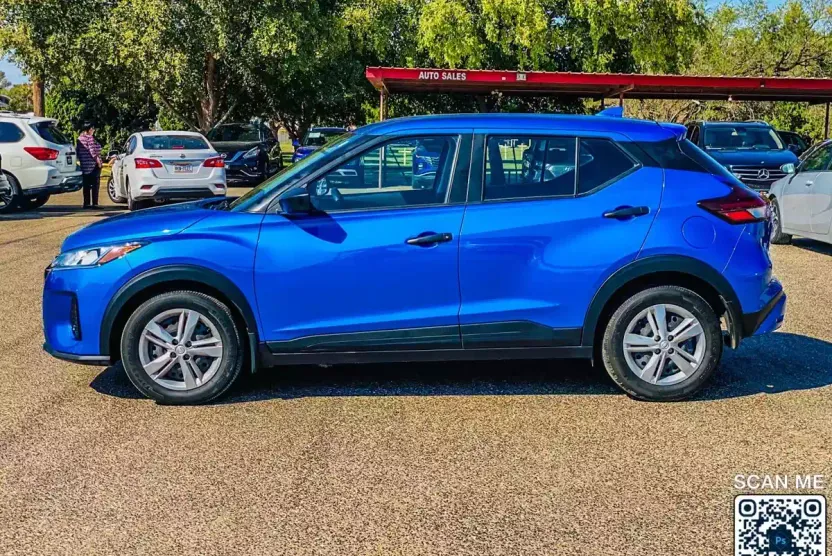 2023 Nissan Kicks S photo 1