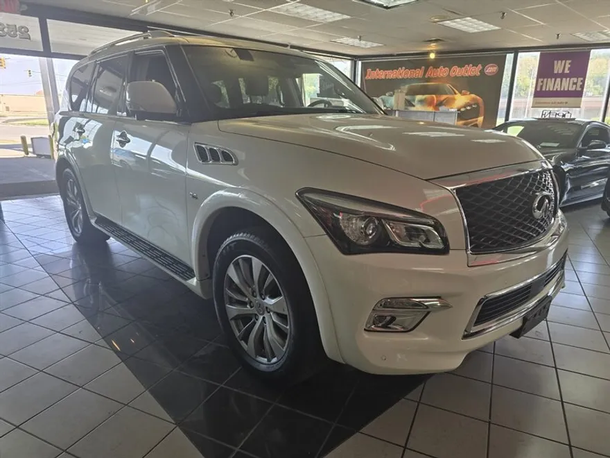 2017 Infiniti QX80 Base photo 1