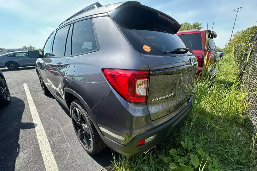 2021 Honda Passport Elite photo 1
