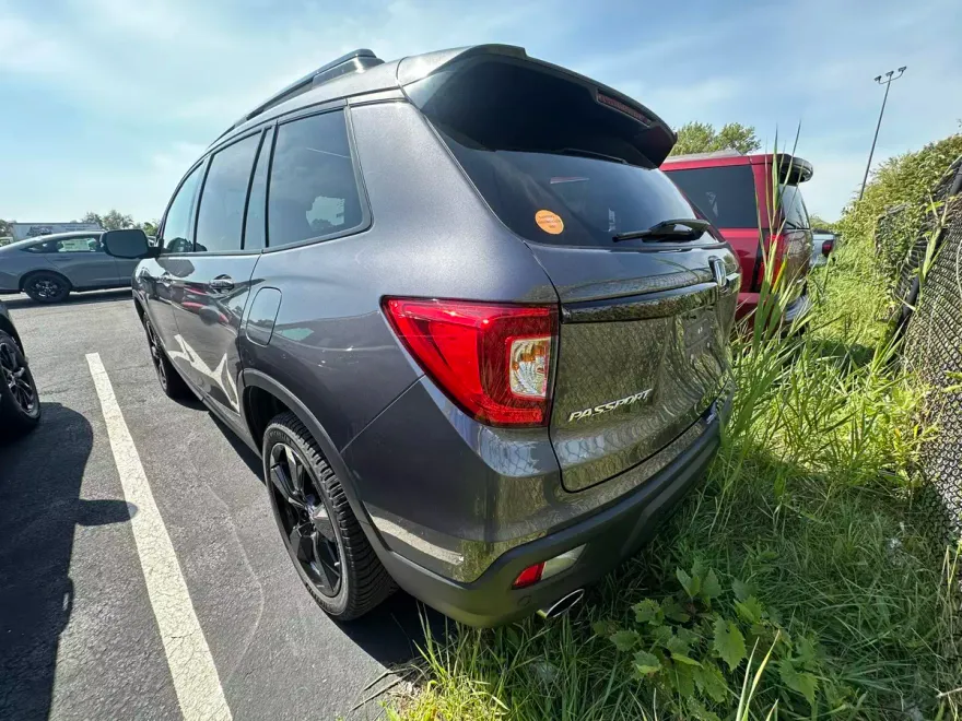2021 Honda Passport Elite photo 1