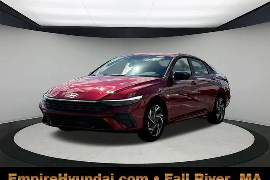 2025 Hyundai Elantra SEL Sport photo 1