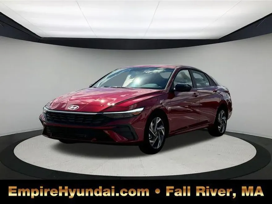 2025 Hyundai Elantra SEL Sport photo 1