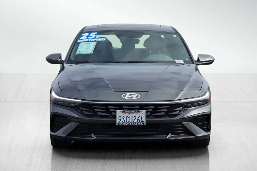2025 Hyundai Elantra SEL Convenience photo 1