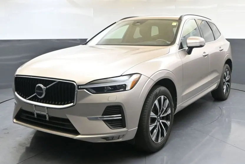 2023 Volvo XC60 B5 Core photo 1