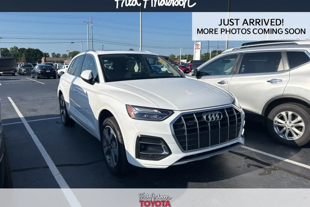 2023 Audi Q5 40 Premium Plus photo 1