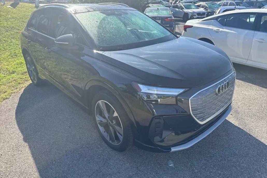 2022 Audi Q4 E-tron Premium Plus photo 1