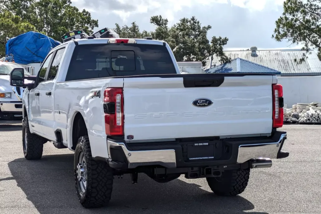 2025 Ford F-350 photo 1