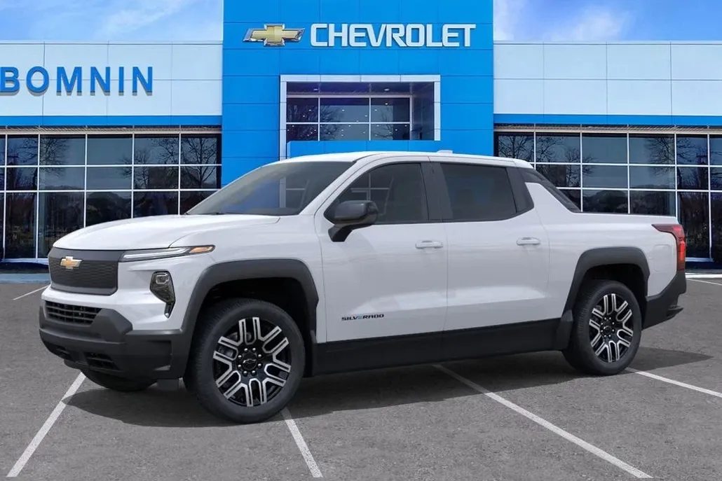 2026 Chevrolet Silverado EV photo 1