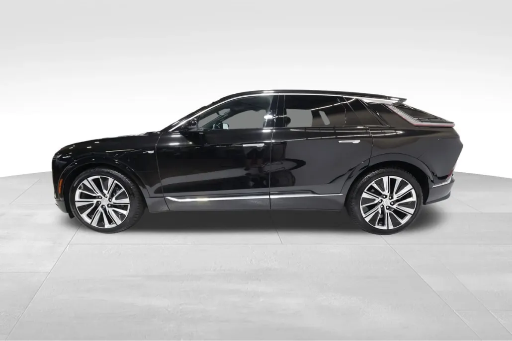 2024 Cadillac Lyriq photo 1