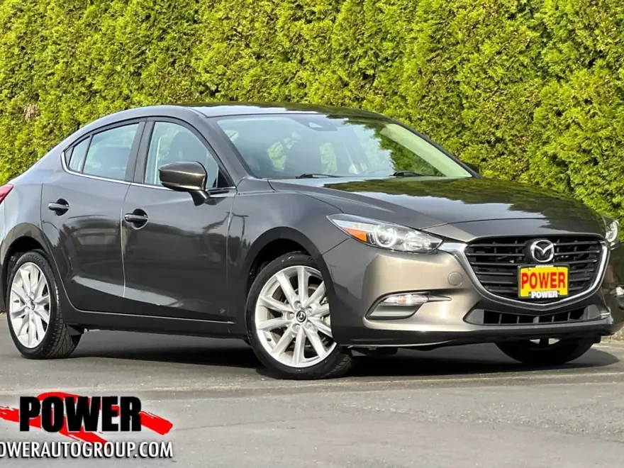 2017 Mazda Mazda3 Touring photo 1