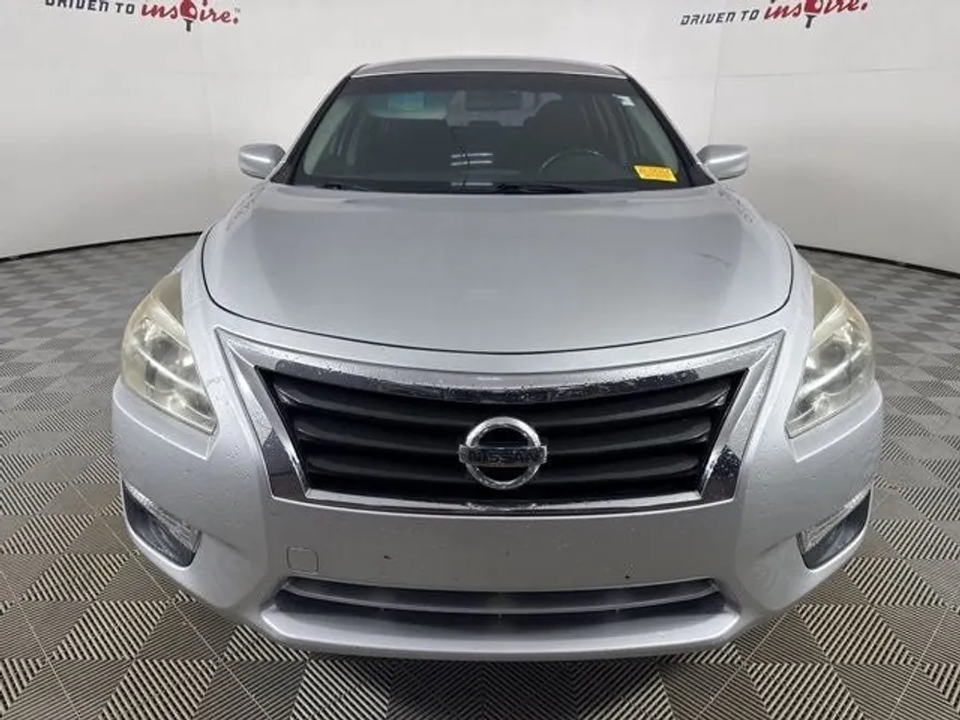 2015 Nissan Altima 2.5 photo 1