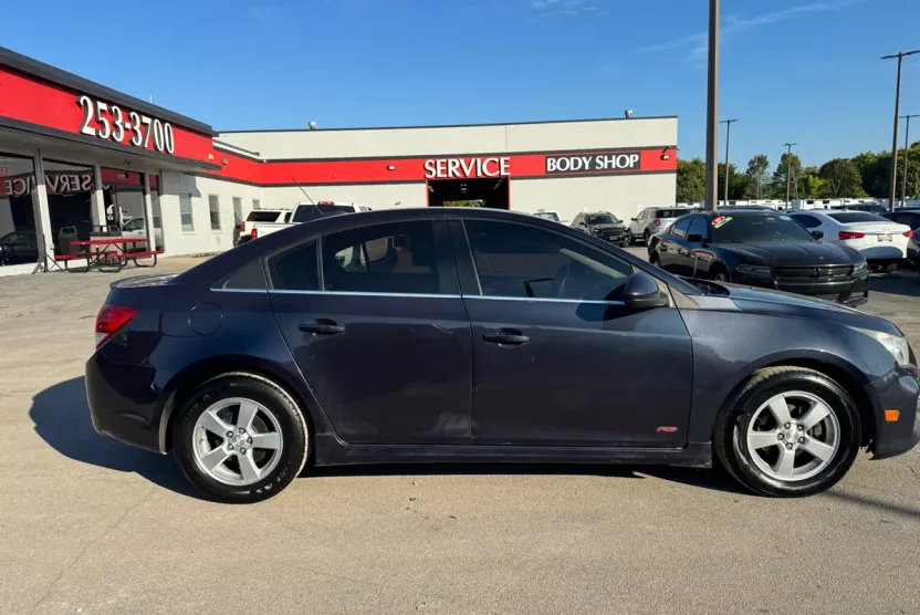 2016 Chevrolet Cruze photo 1