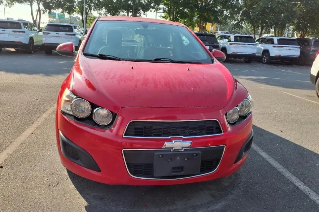 2014 Chevrolet Sonic LS photo 1