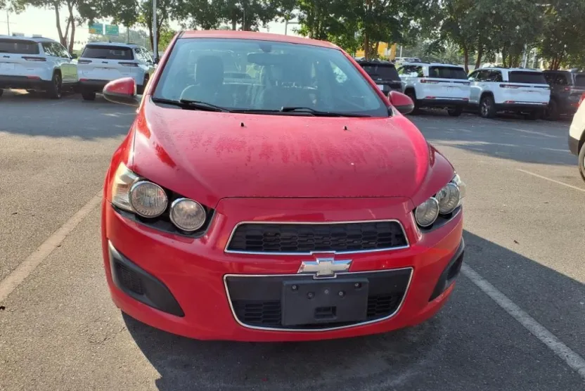 2014 Chevrolet Sonic LS photo 1