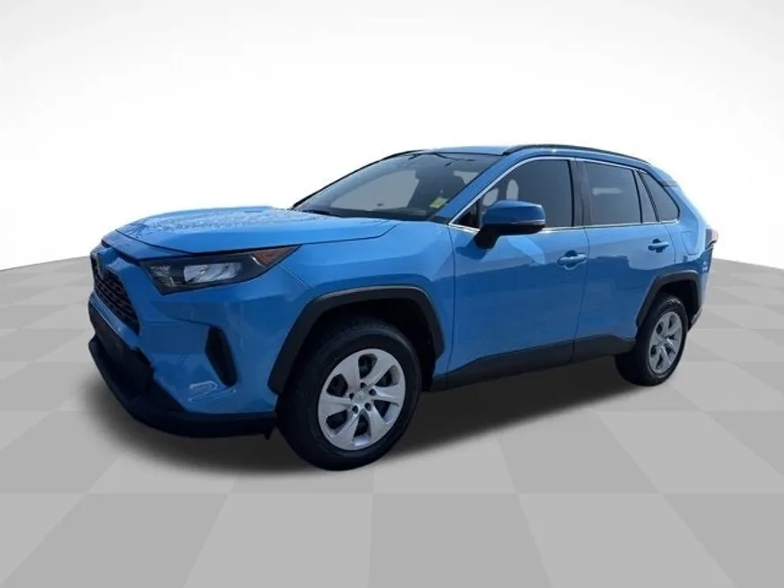 2019 Toyota RAV4 LE photo 1