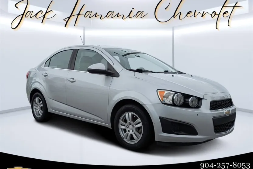 2015 Chevrolet Sonic LT photo 1