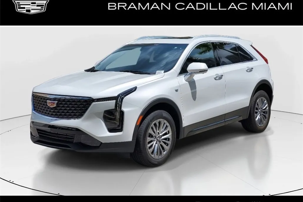 2025 Cadillac XT4 Premium Luxury photo 1