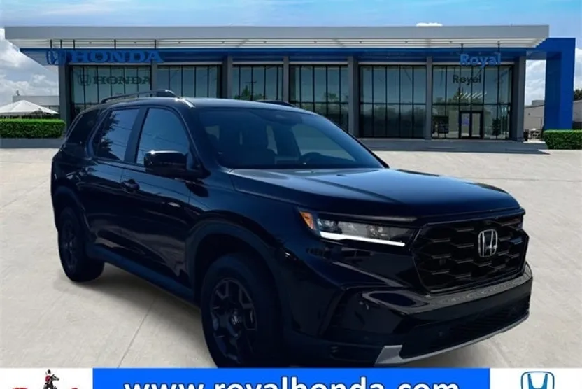 2025 Honda Pilot TrailSport photo 1