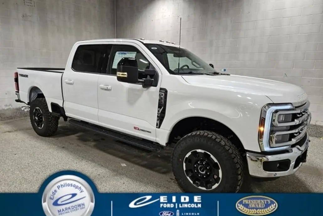 2025 Ford F-350 Lariat photo 1