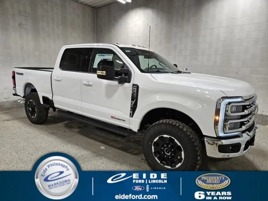 2025 Ford F-350 Lariat photo 1