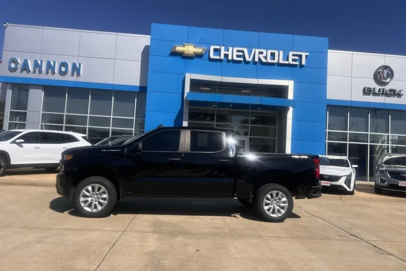 2020 Chevrolet Silverado 1500 Custom photo 1