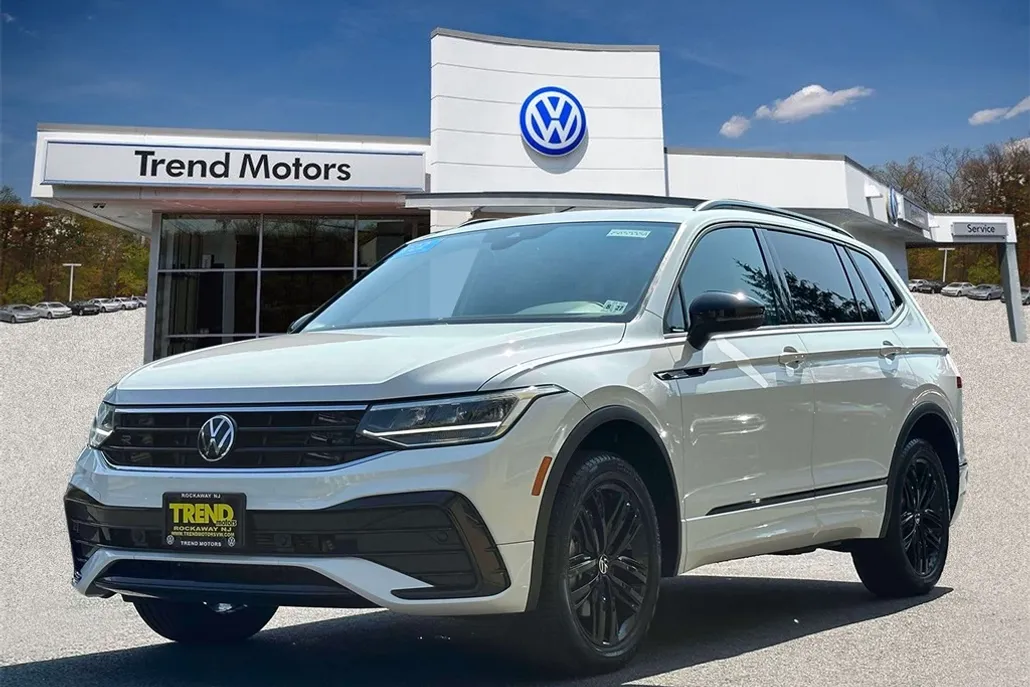 2022 Volkswagen Tiguan SE R-Line Black photo 1