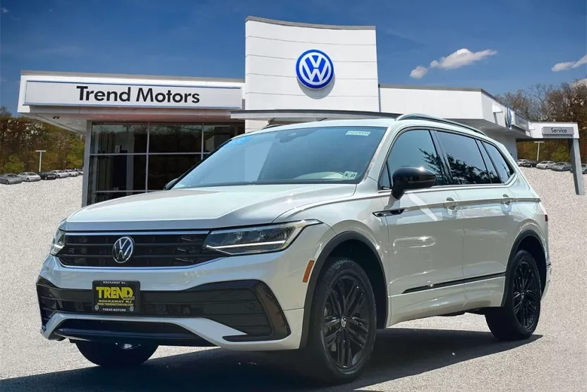 2022 Volkswagen Tiguan SE R-Line Black photo 1