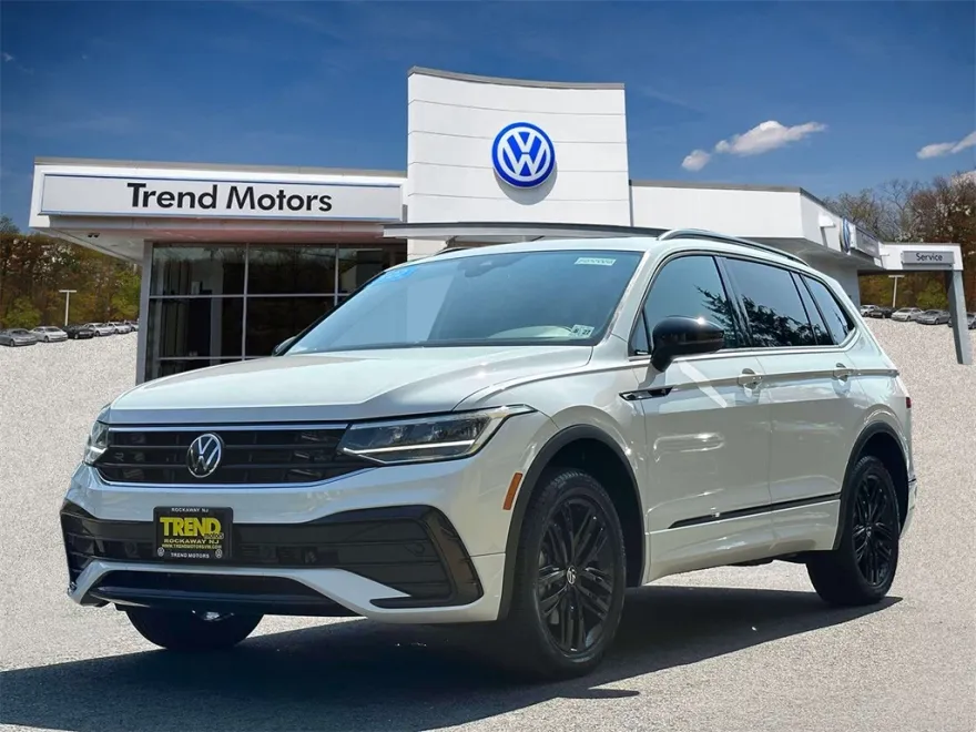 2022 Volkswagen Tiguan SE R-Line Black photo 1