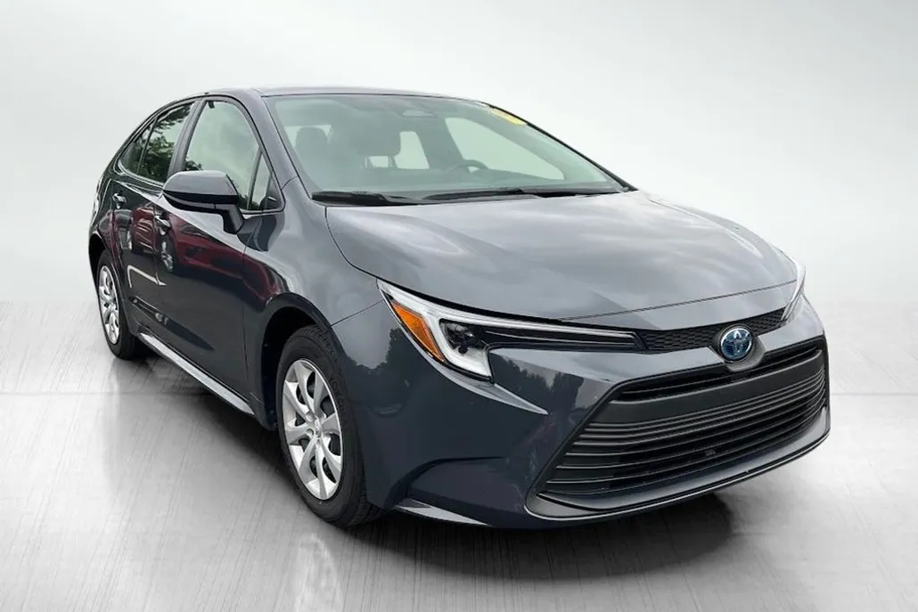 2025 Toyota Corolla Hybrid LE photo 1