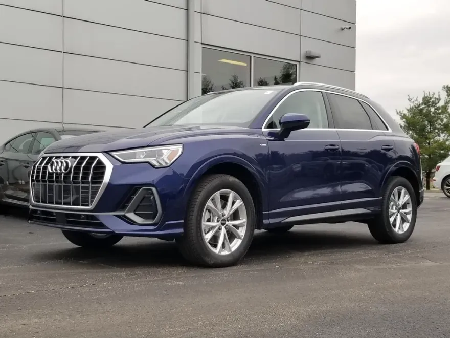 2025 Audi Q3 45 TFSI S line Premium Plus photo 1