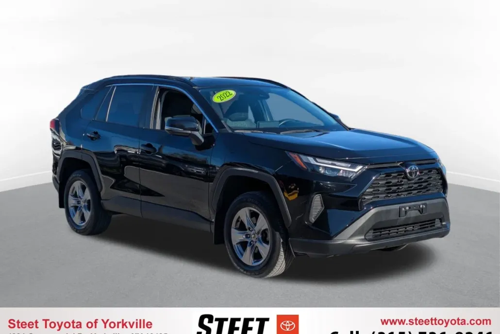 2022 Toyota RAV4 XLE photo 1