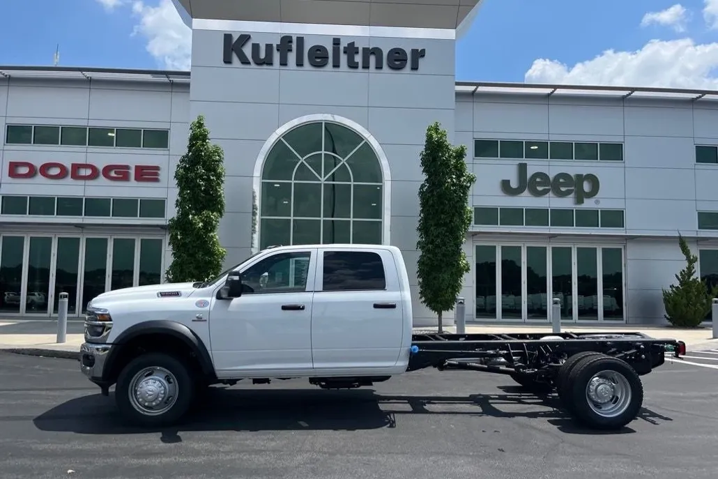 2025 Ram 5500 photo 1
