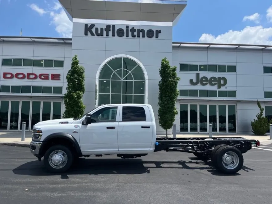 2025 Ram 5500 photo 1