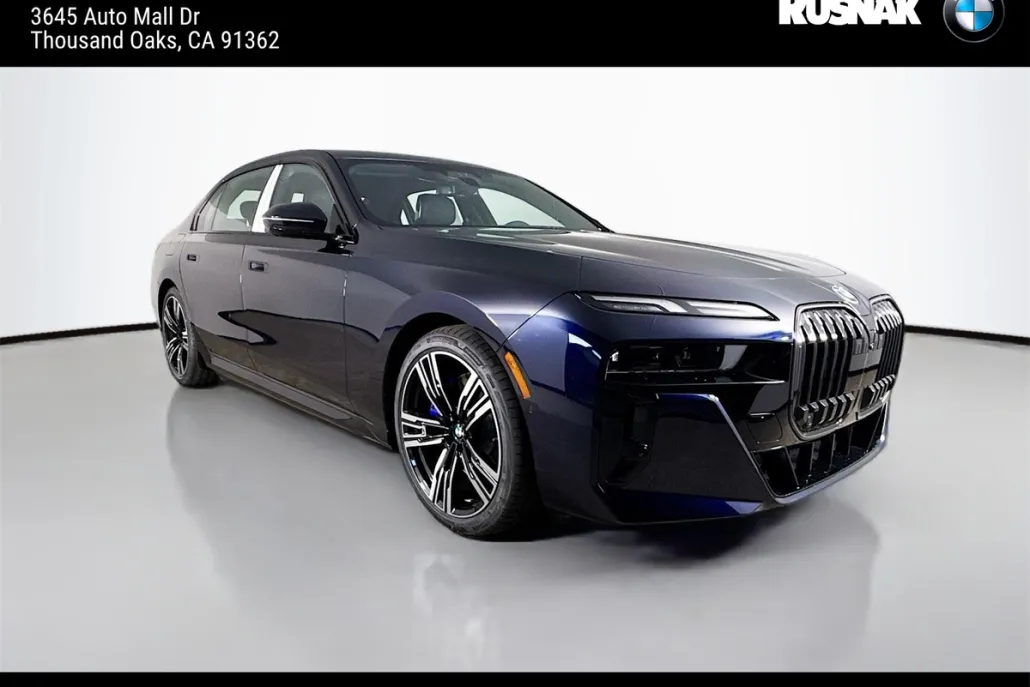 2026 Bmw 750e photo 1