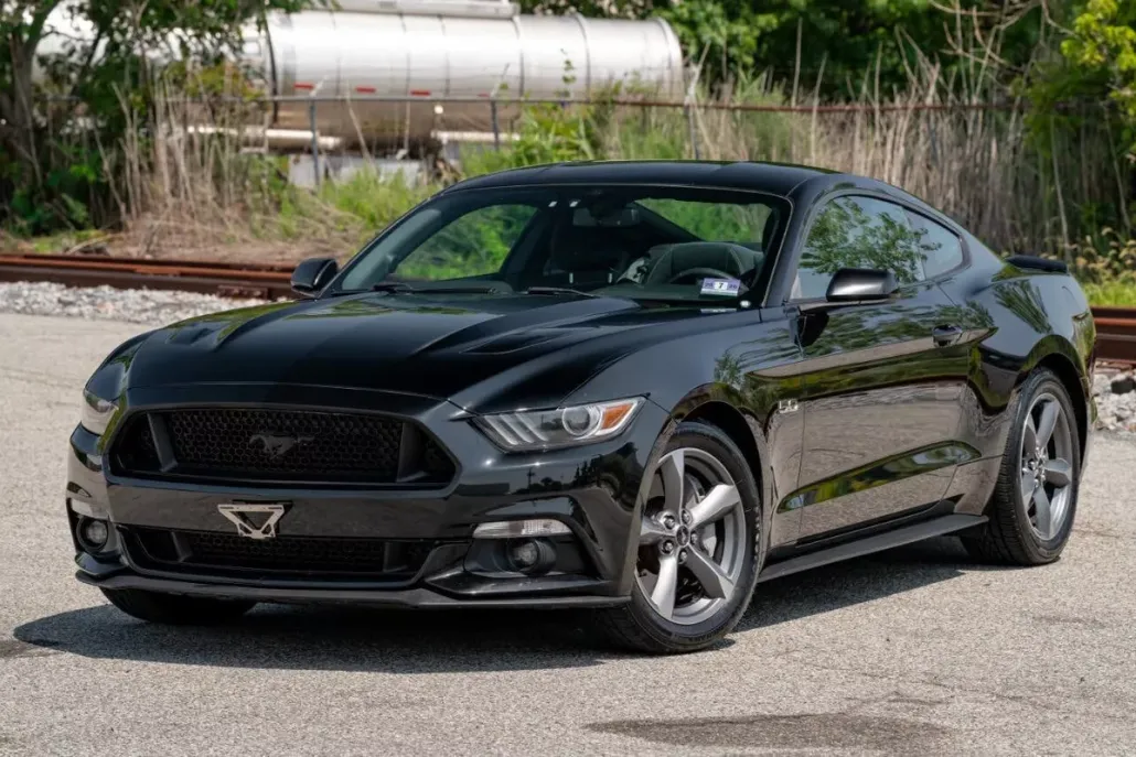 2015 Ford Mustang GT Premium photo 1