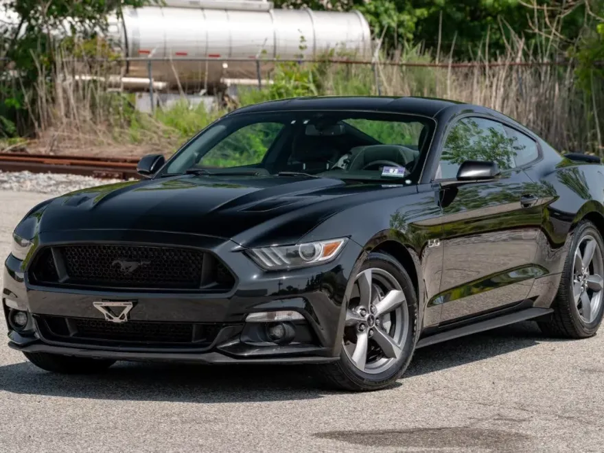 2015 Ford Mustang GT Premium photo 1