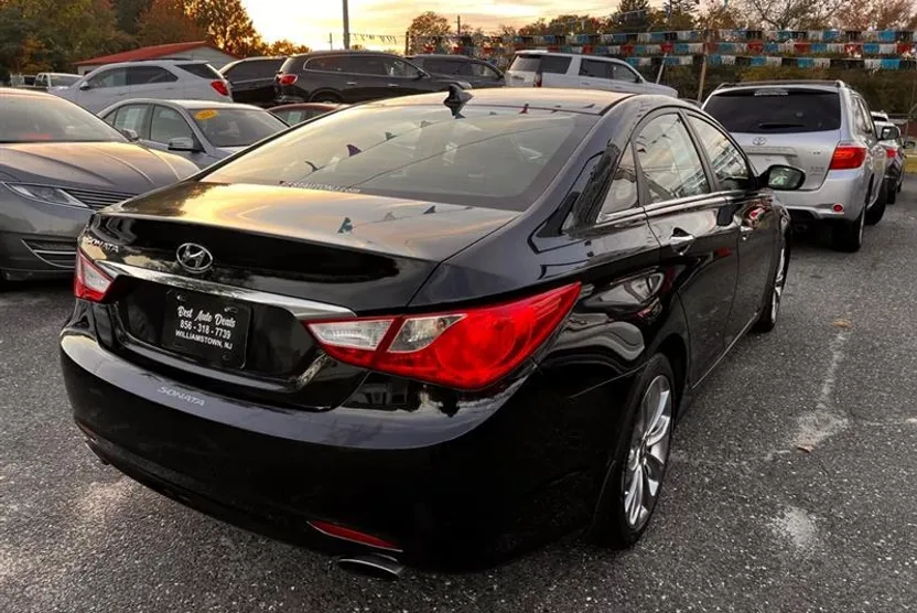 2013 Hyundai Sonata SE photo 1