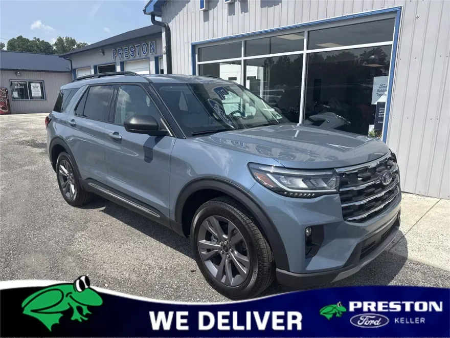 2025 Ford Explorer photo 1